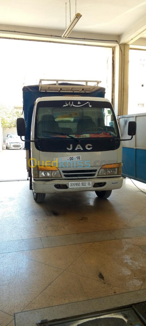 JAC 1025 2002