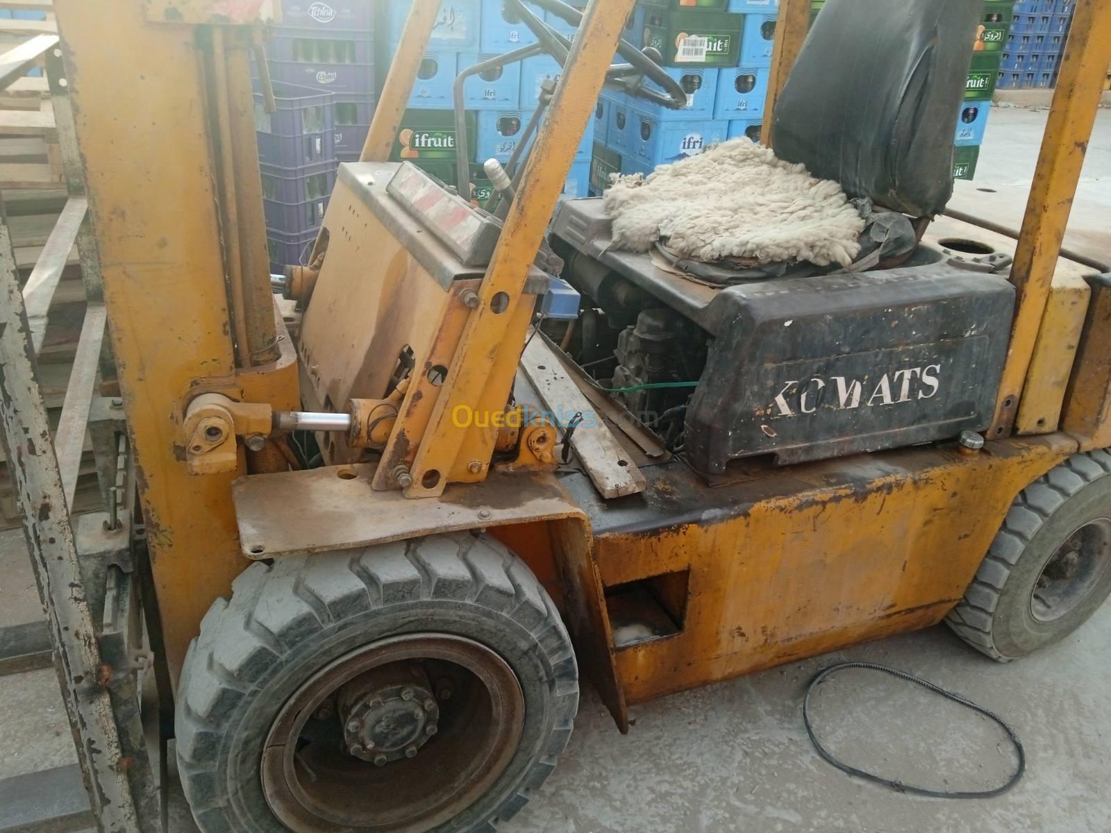 Komatsu Ancien 2000