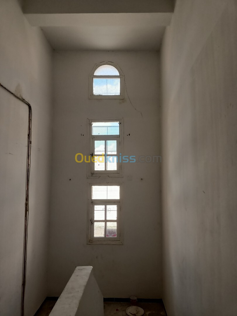 Location Appartement F4 Constantine Ain smara