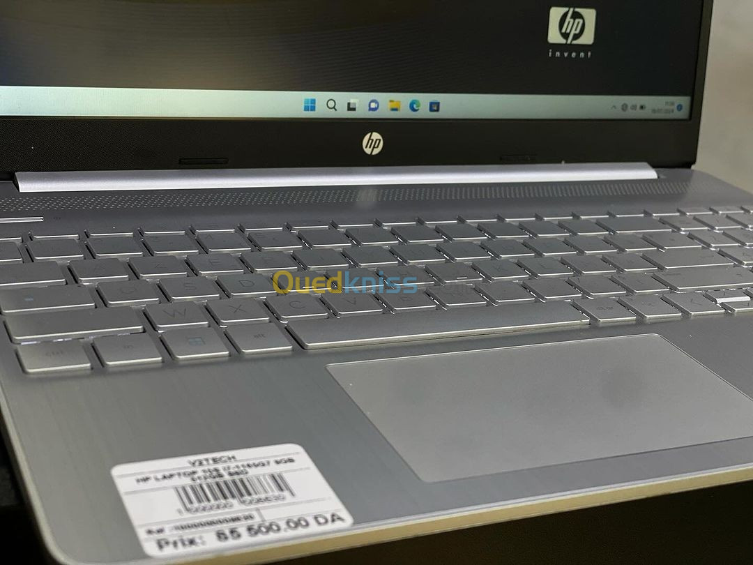 HP LAPTOP 15s i7-1165G7 8GB 512GB SSD