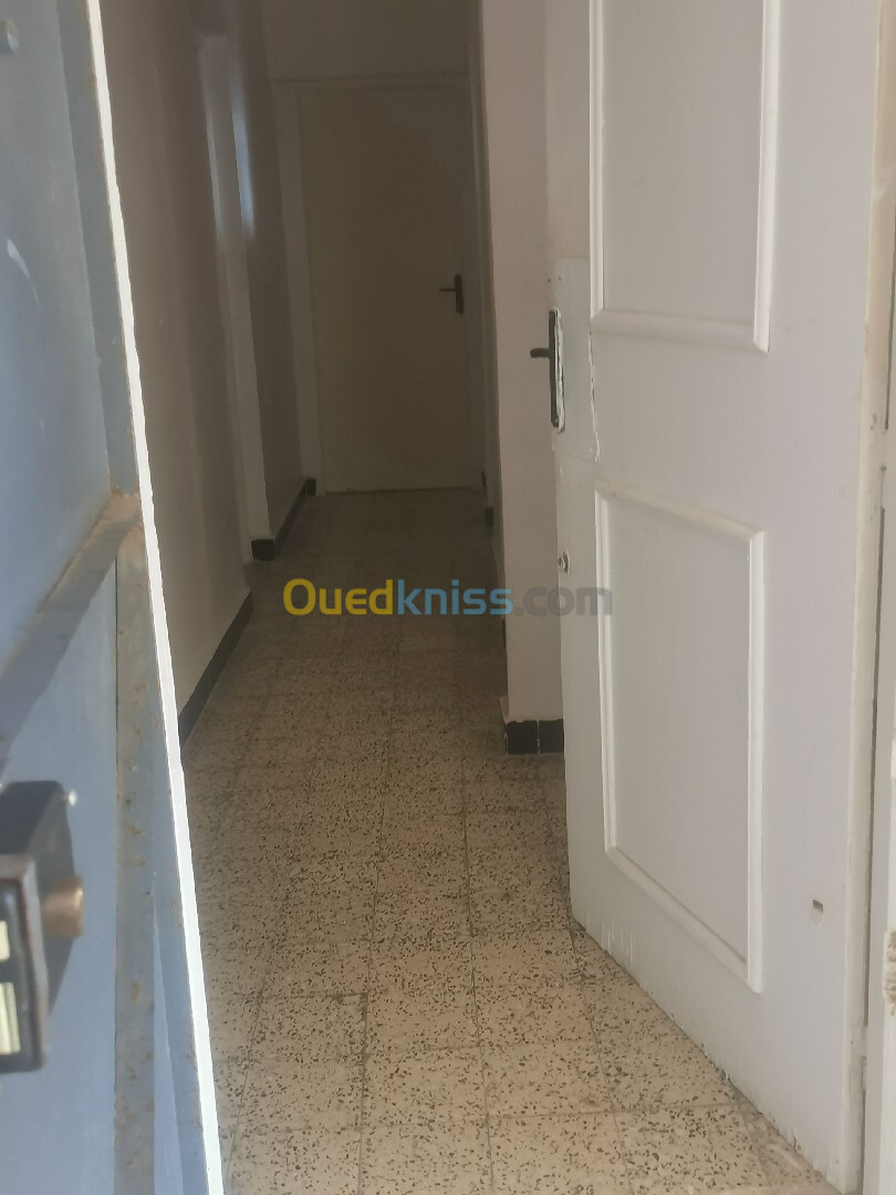 Location Appartement F3 Alger Ain benian