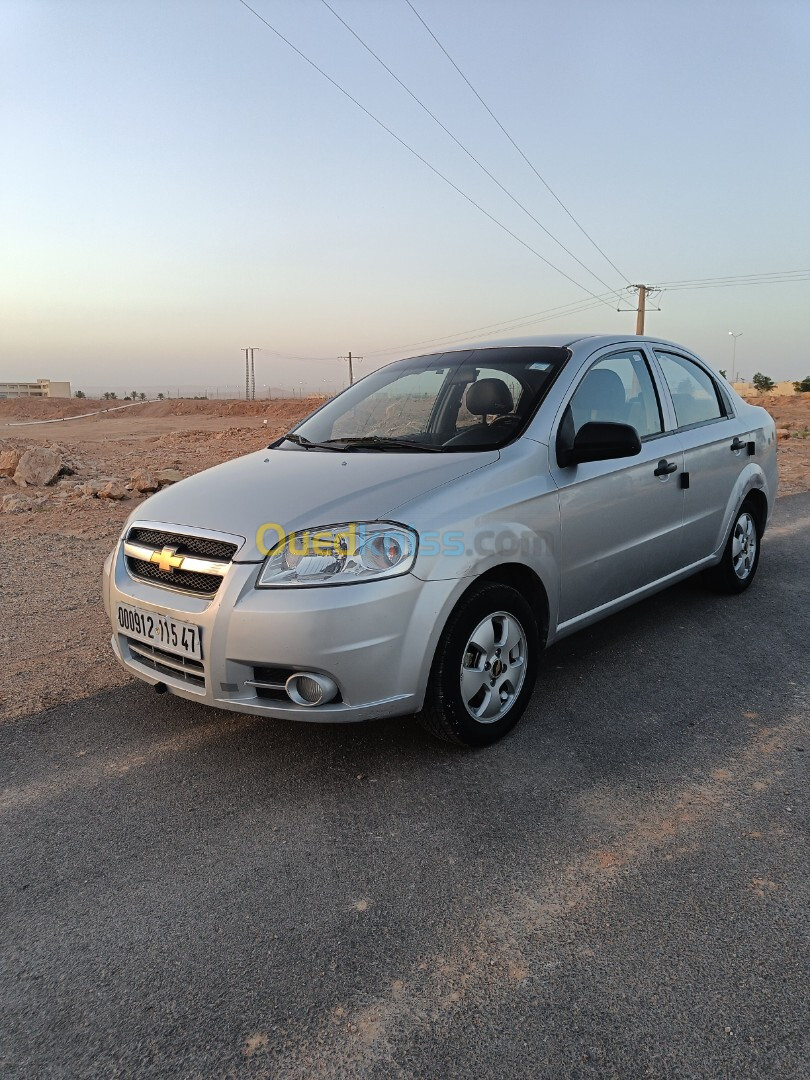 Chevrolet Aveo 4 portes 2015 la toute