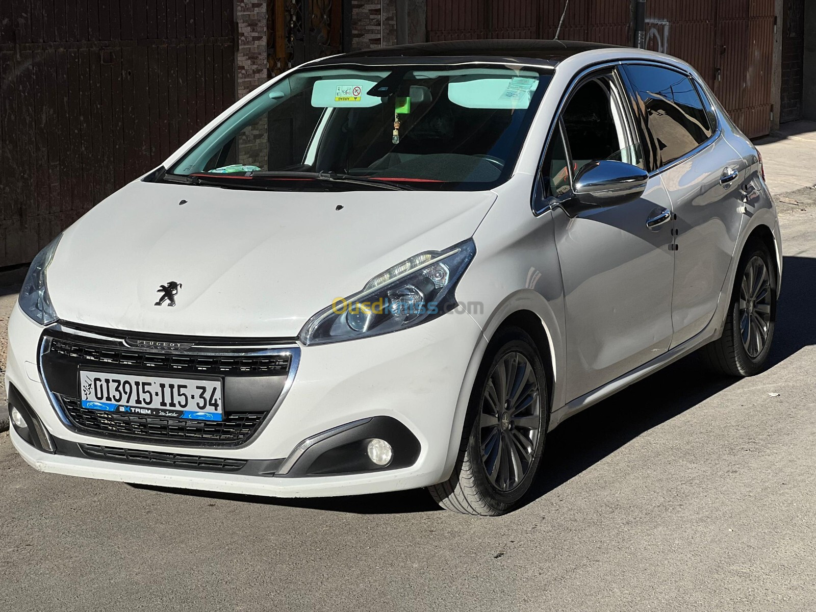 Peugeot 208 2015 