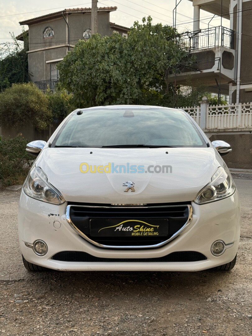 Peugeot 208 2015 Allure