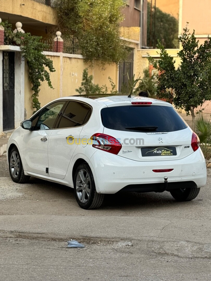 Peugeot 208 2015 Allure