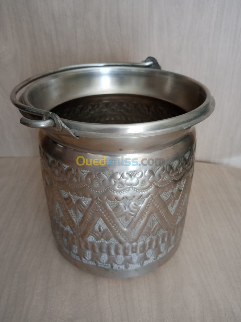 Cache pot en cuivre blanc ( Mahbes )