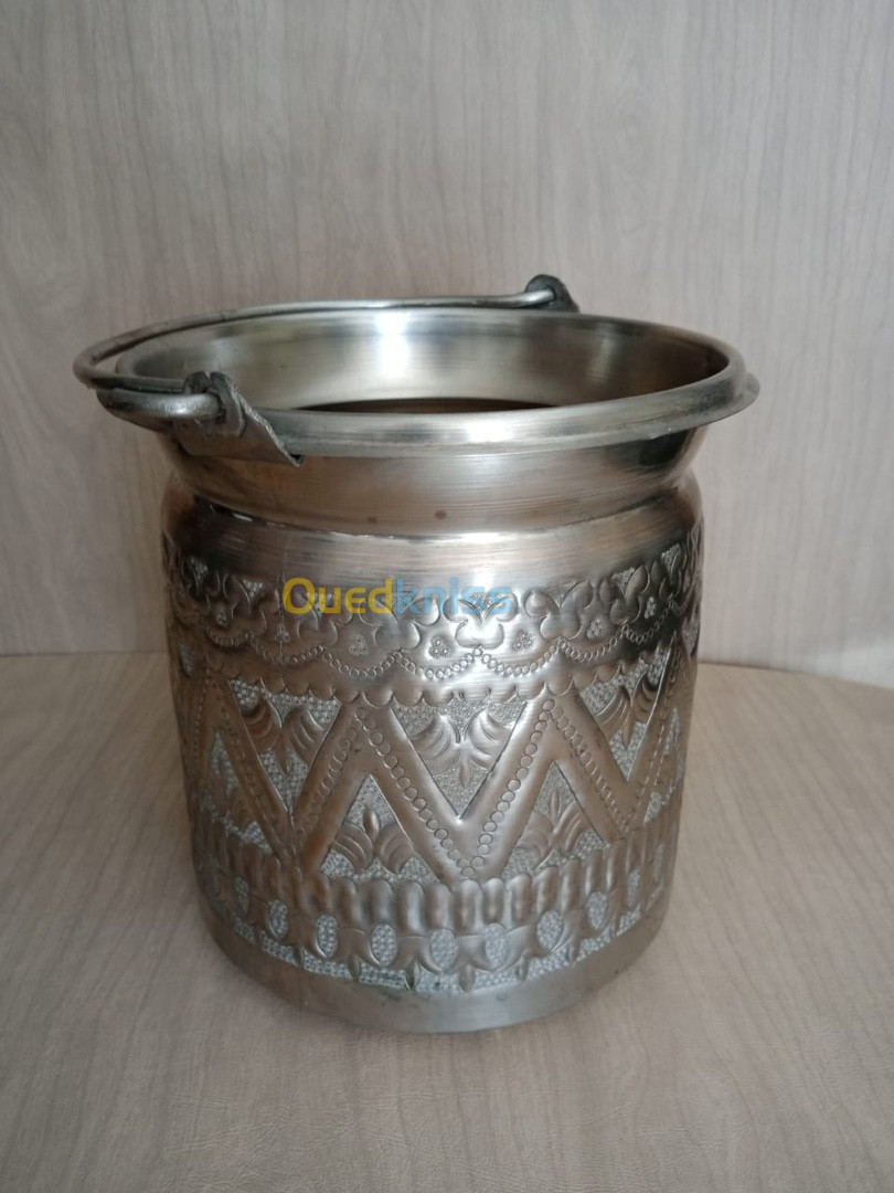 Cache pot en cuivre blanc ( Mahbes )