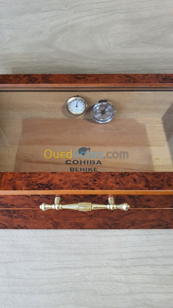 Élégante Cave à cigares en bois loupe (Boite à cigare) Humidor avec Hygromètre, haut de gamme 