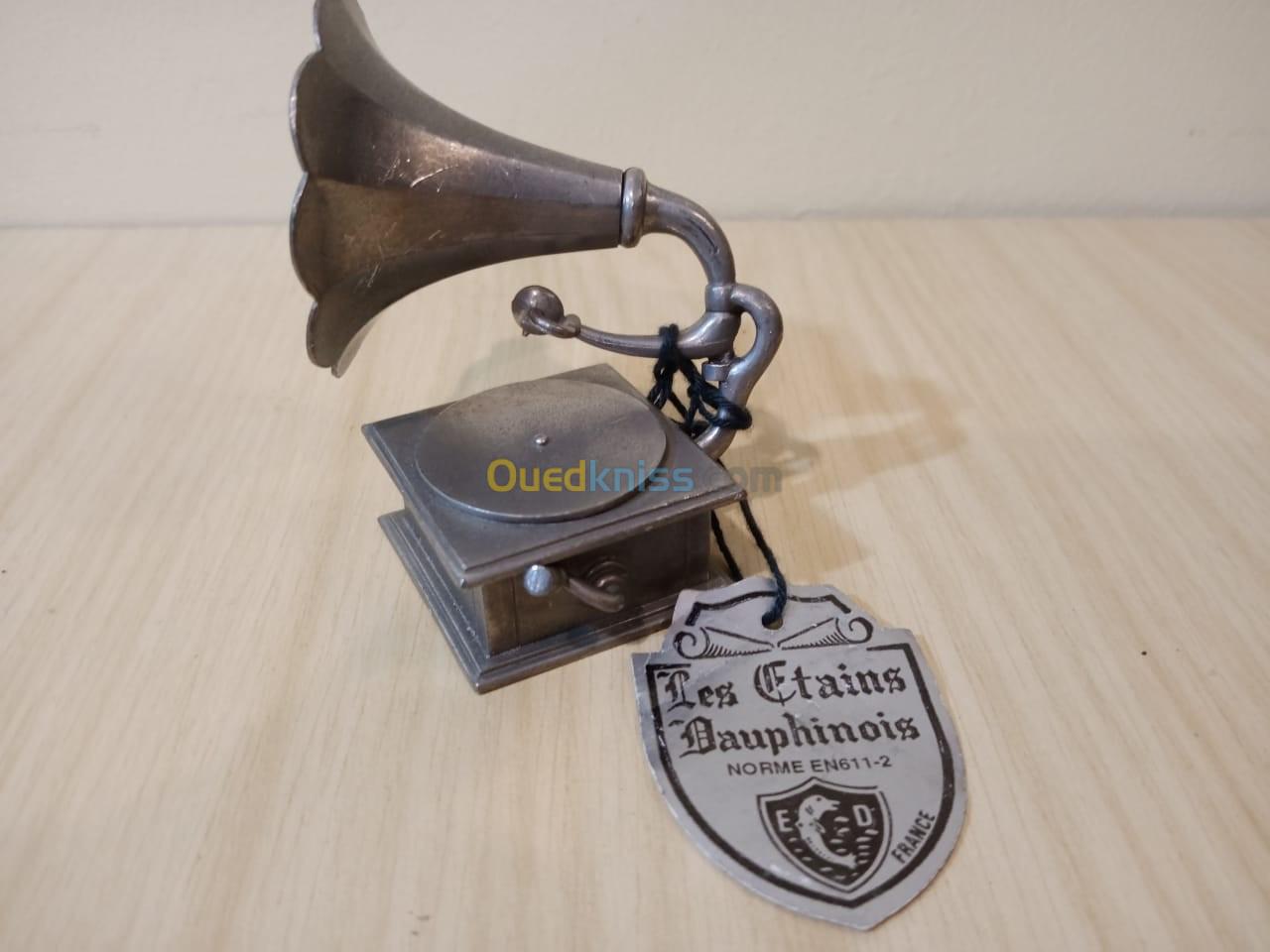 Gramophone Phonographe miniature en étain, Les Etains Dauphinois, France