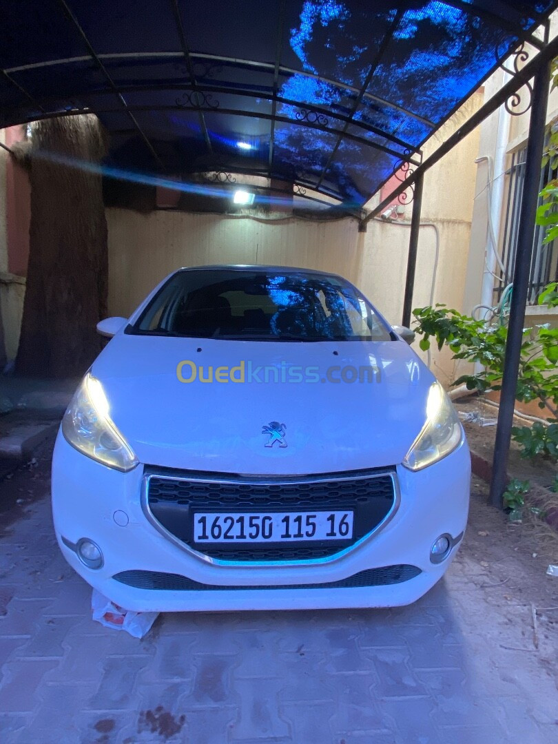 Peugeot 208 2015 Allure