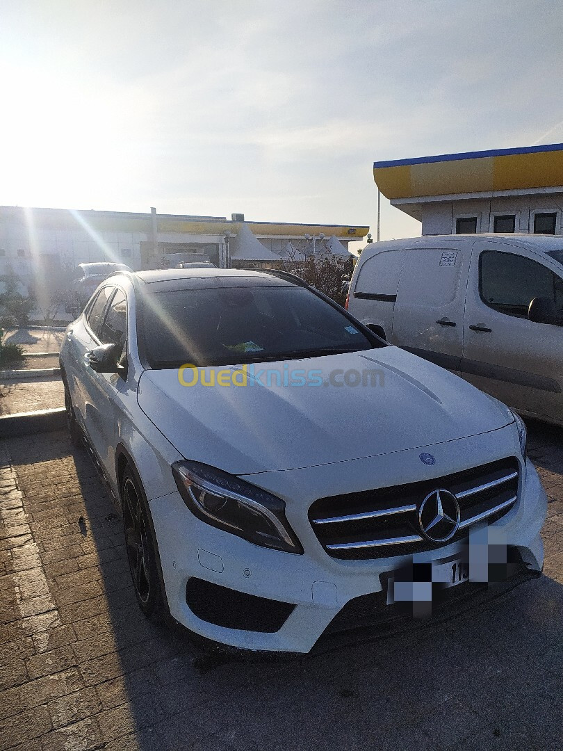 Mercedes GLA 2015 