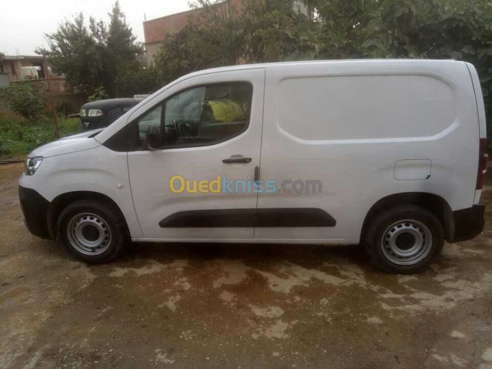 Fiat doblo 2023 tole