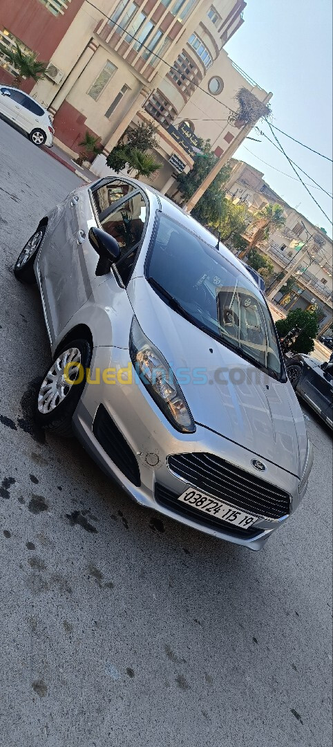 Ford Fiesta 2015 Titanium 