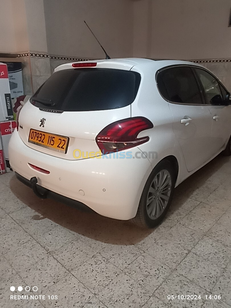 Peugeot 208 2015 Allure Facelift