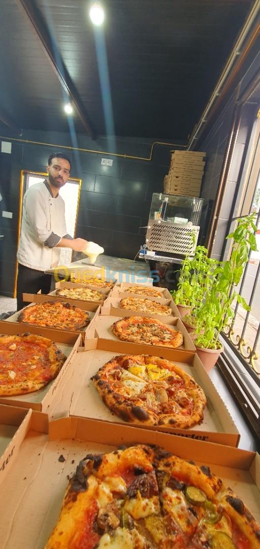 Pizzaïolo feu à bois napolitaine 