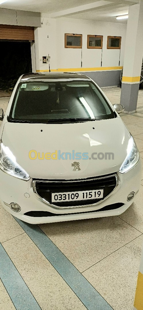 Peugeot 208 2015 Allure