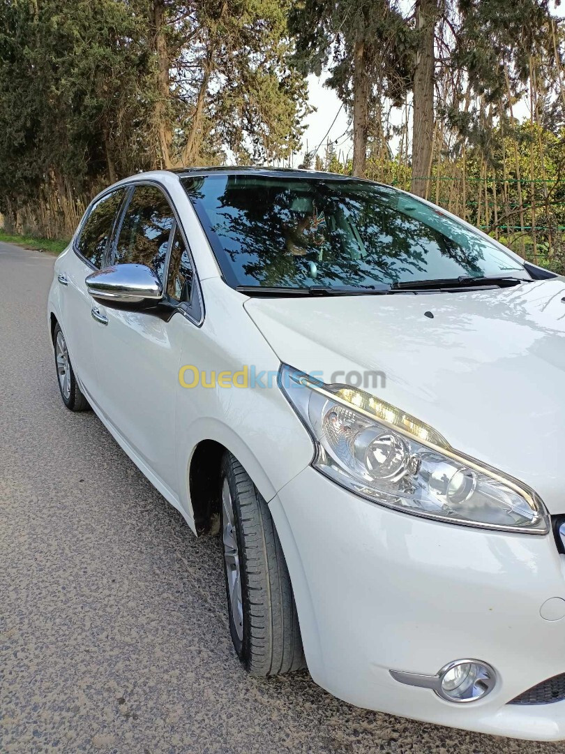 Peugeot 208 2015 Allure