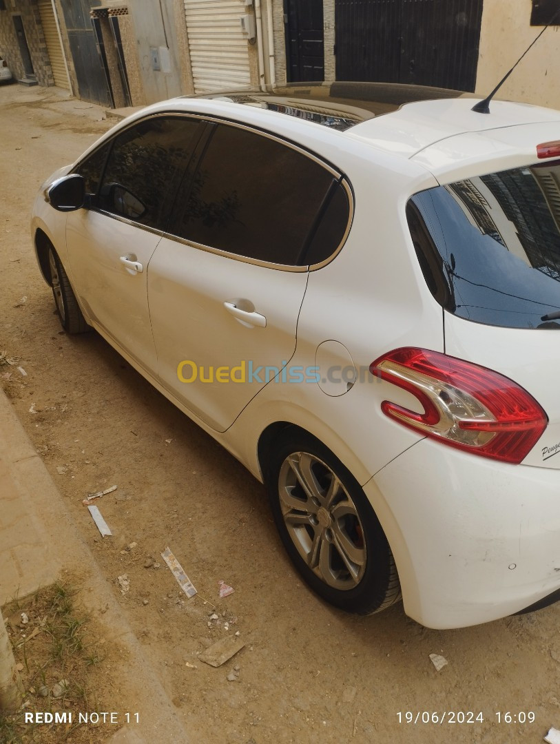 Peugeot 208 2013 Allure