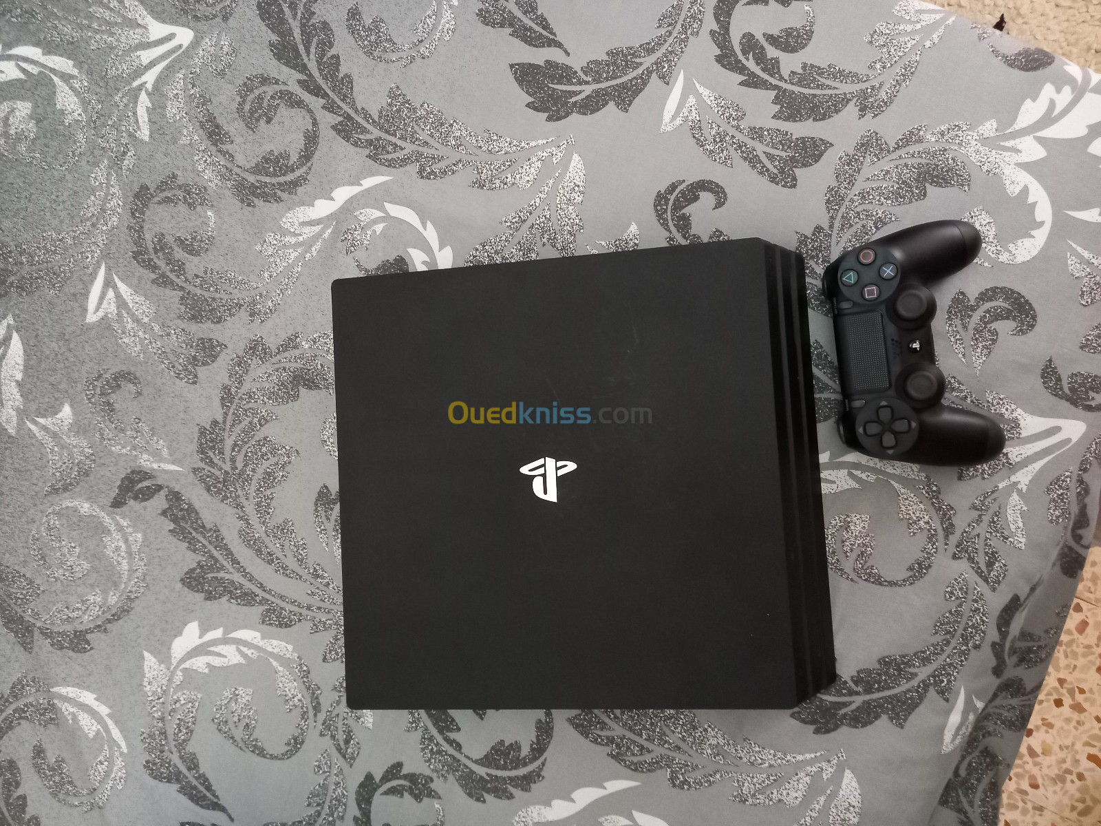 Ps4 pro 1tb version flachabl 10.50 était 10/10