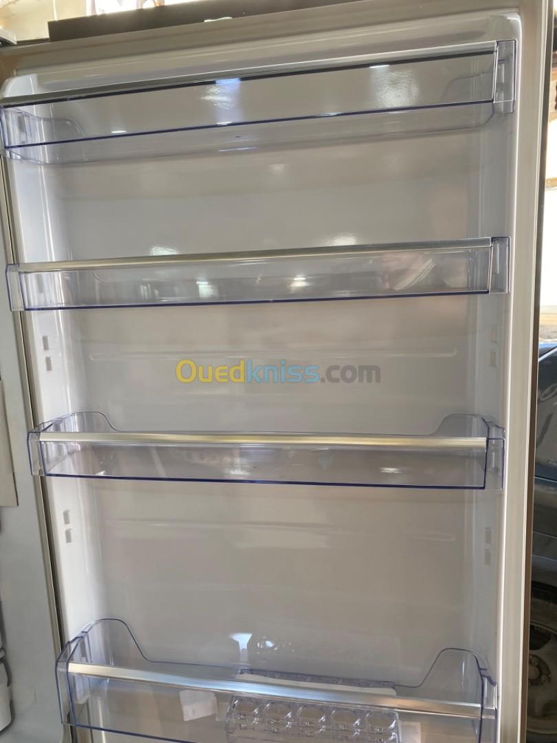 Réfrigérateur BEKO Combiné 630L
