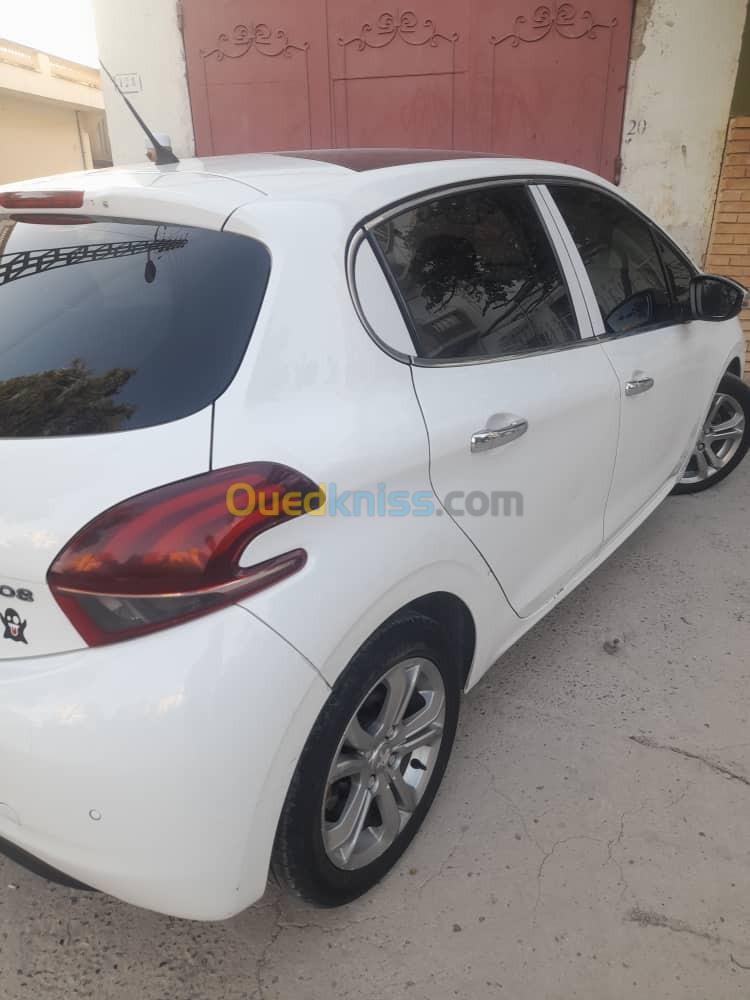 Peugeot 208 2015 208