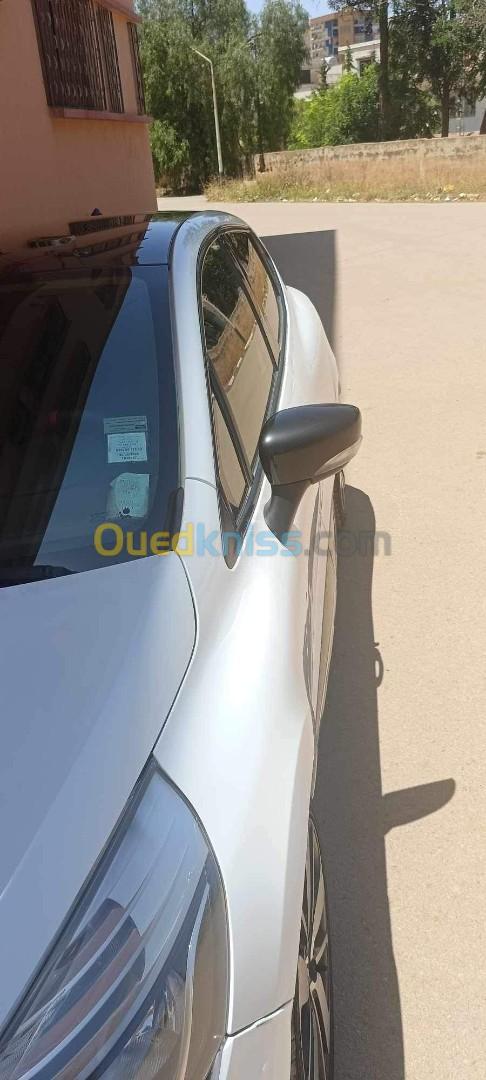 Renault Clio 4 2015 Seventeen