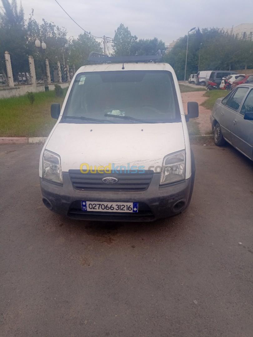 Ford Tourneo Connect 2012 T&ocirc;lé