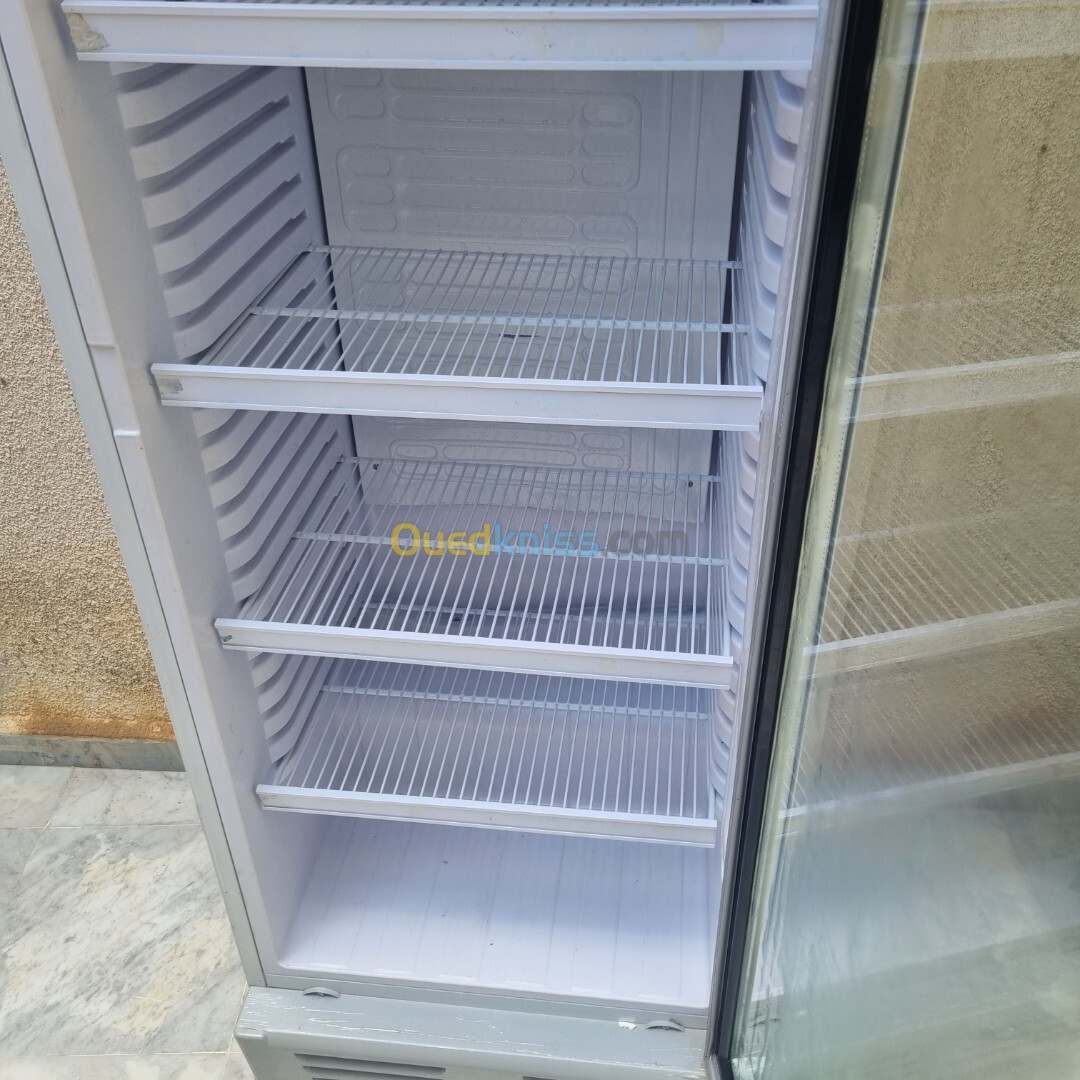 Frigidaire vitrine