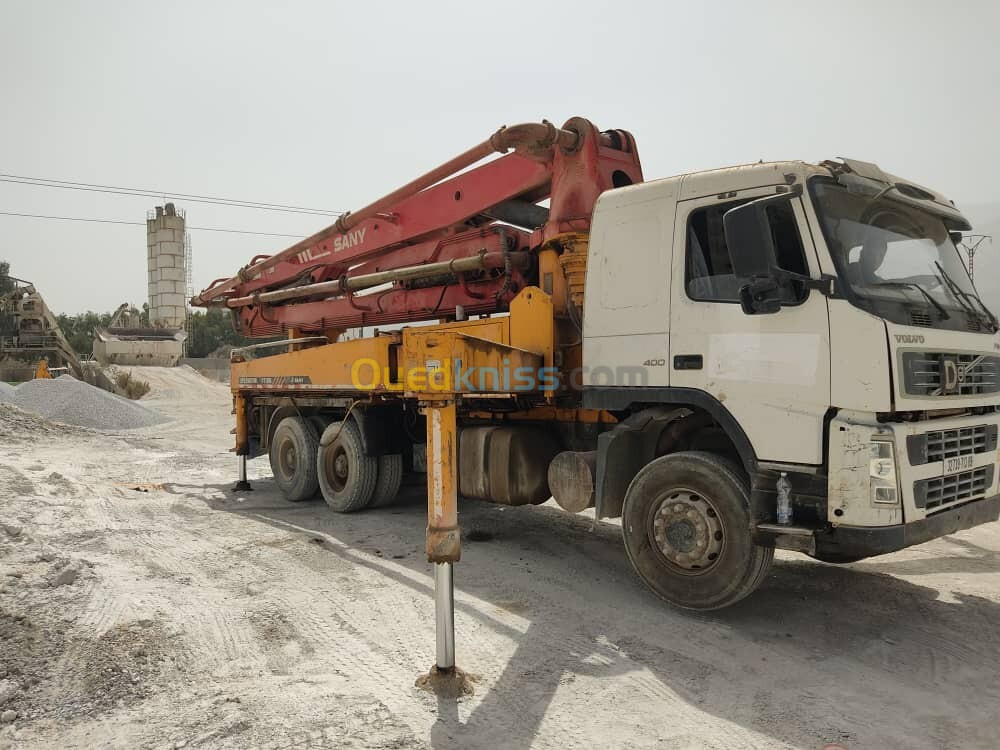 Pompe à béton girafe camion Volvo Pompe à béton girafe 37ml 2013