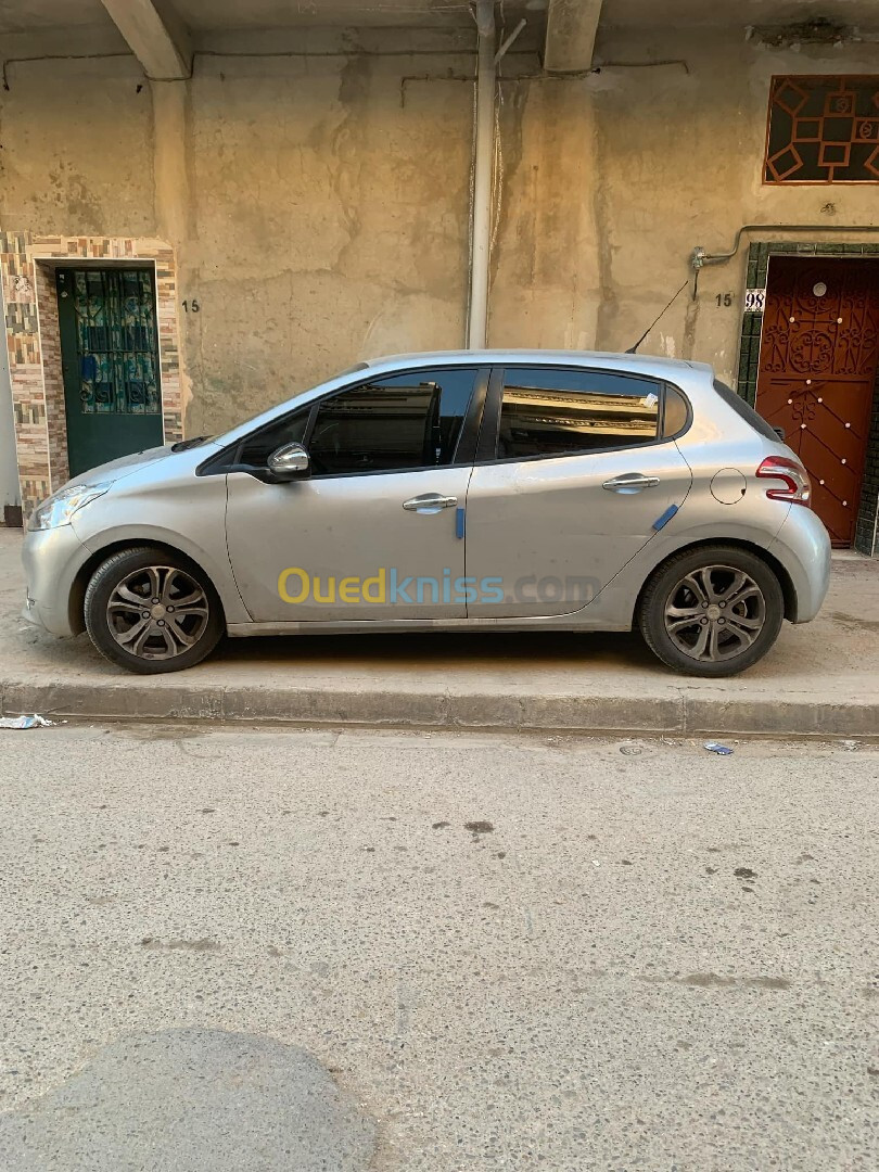 Peugeot 208 2013 Allure