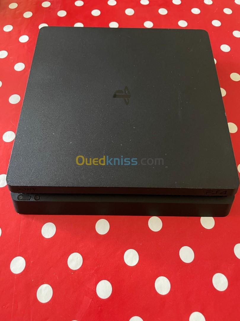 PS4 SLIM 1000GB + 1 MANETTE ORIGINAL TOUTE NEUVE 