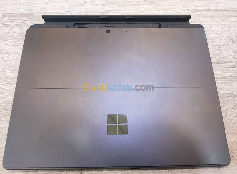 Surface Pro 9  08 GB 256 ssd 12.5P 