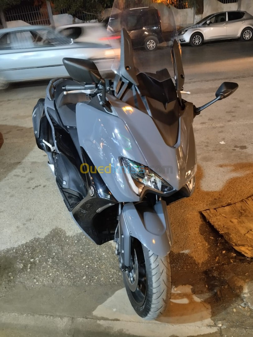 Yamaha T-max 2020