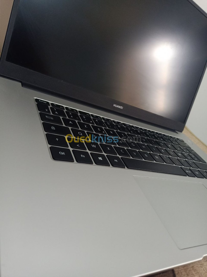 Huawei Matebook D15 AMD RYZEN 5 3500U 8GO 256GO SSD NVMe