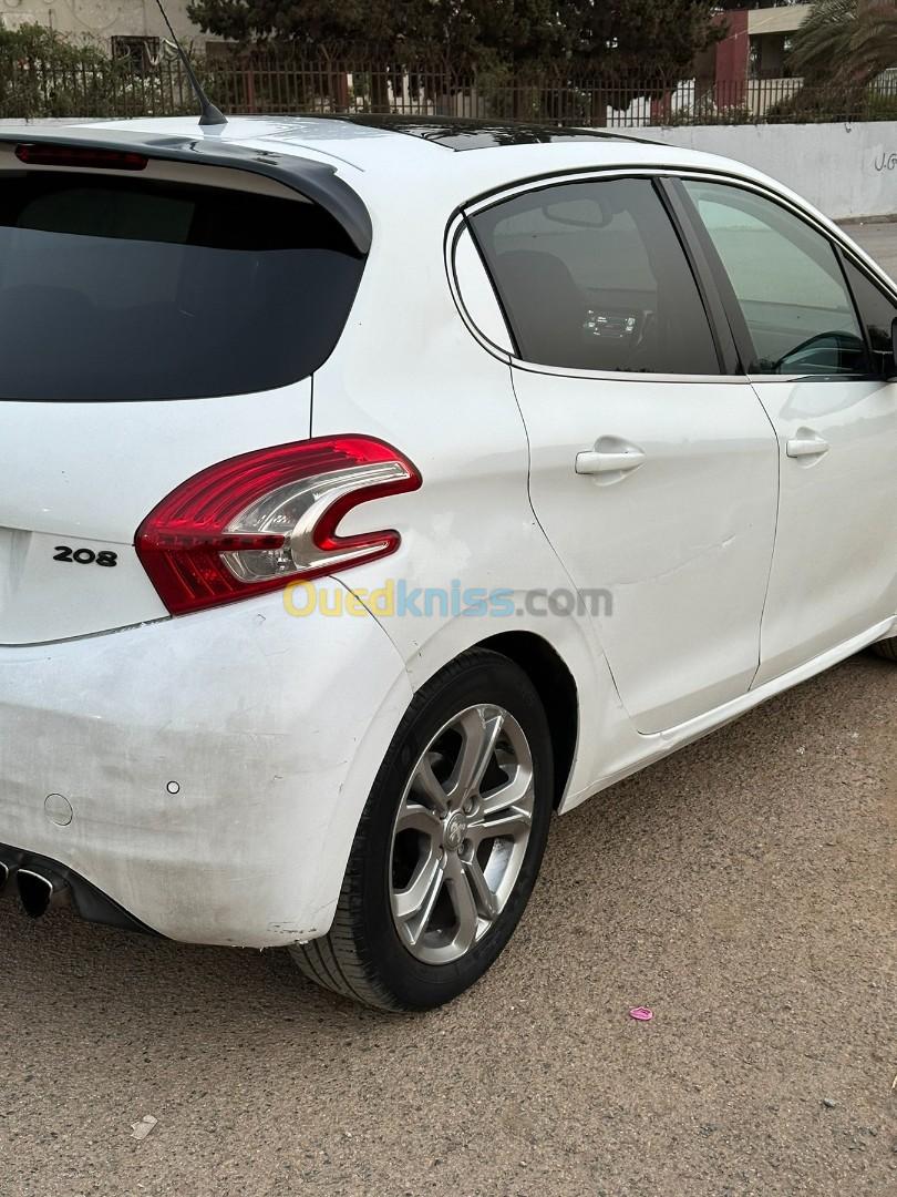 Peugeot 208 2015 