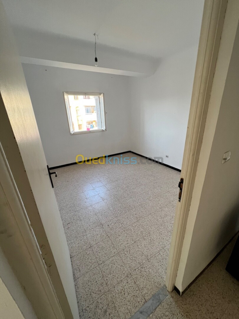 Location Appartement F3 Alger Souidania