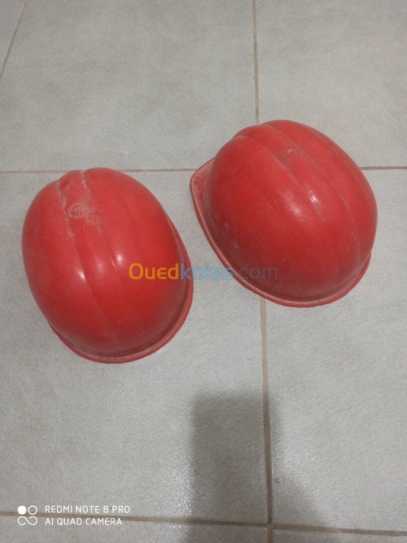 2 casques de protection pour chantier 