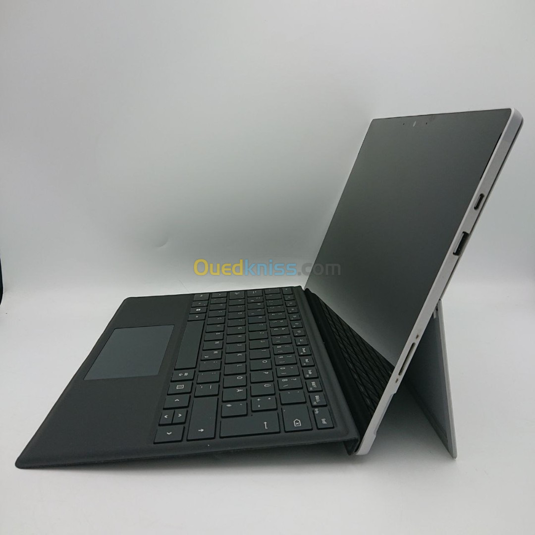 Microsoft Surface Pro 7+  i5-1135G7  16 Go LPDDR4x 256 Go SSD 12.3" Intel Iris Xe 