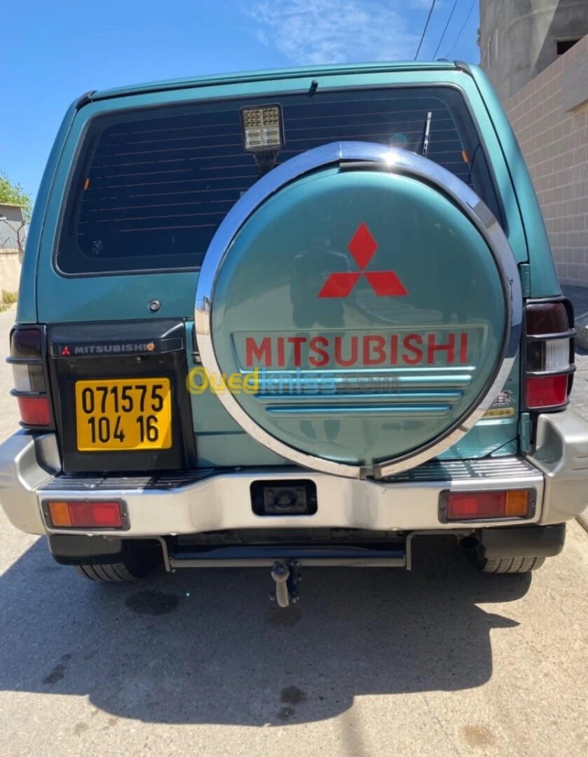 Mitsubishi Pajero Court 2004 