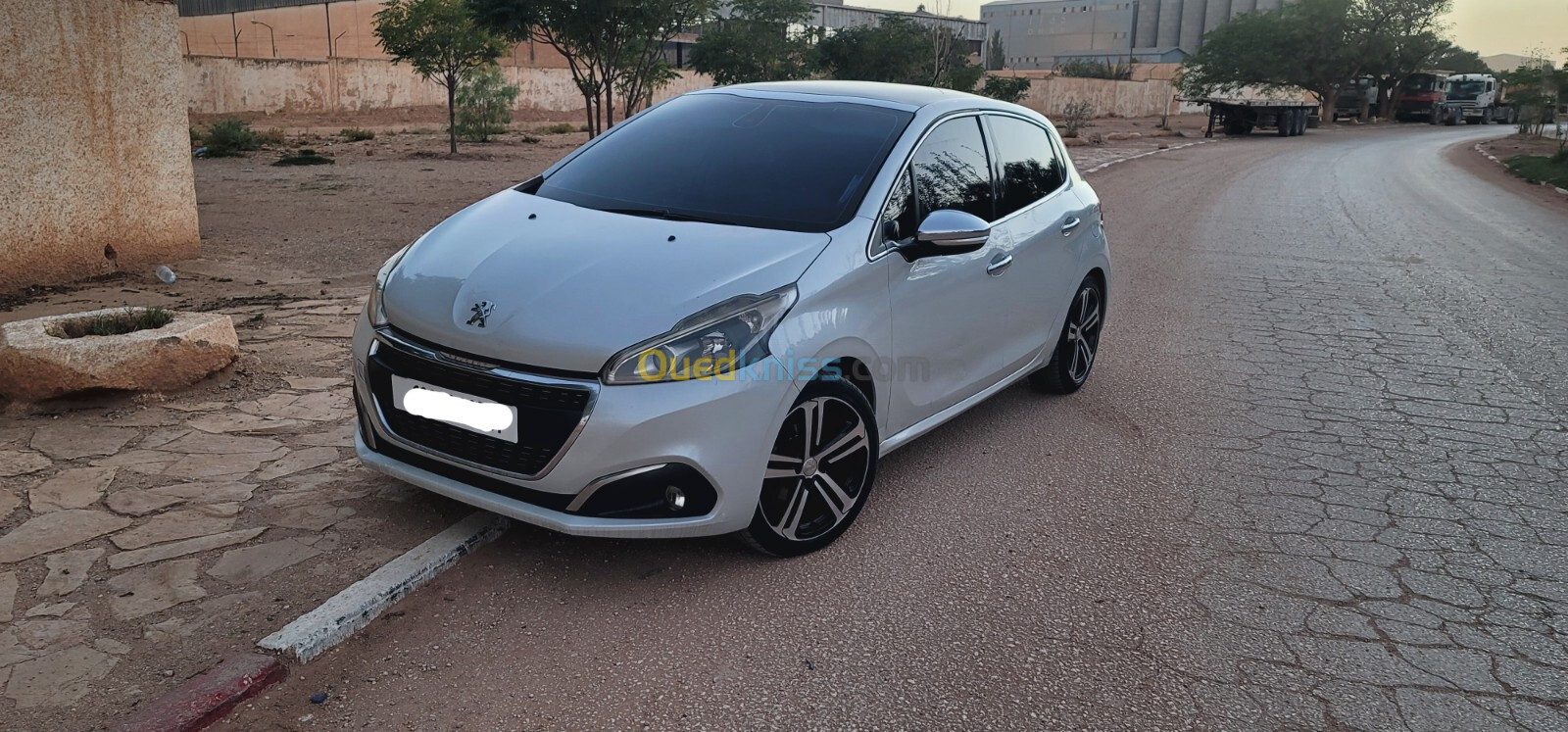 Peugeot 208 2015 Allure Facelift