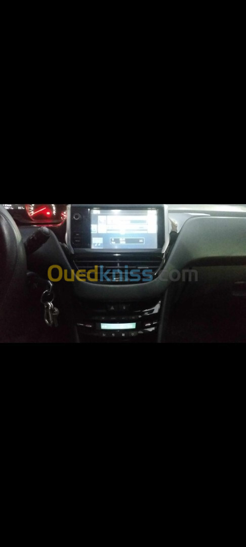 Peugeot 208 2015 Active