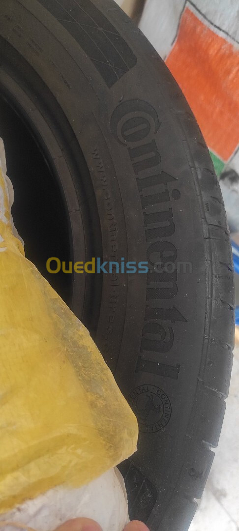  Continental 235/55R18 bonno