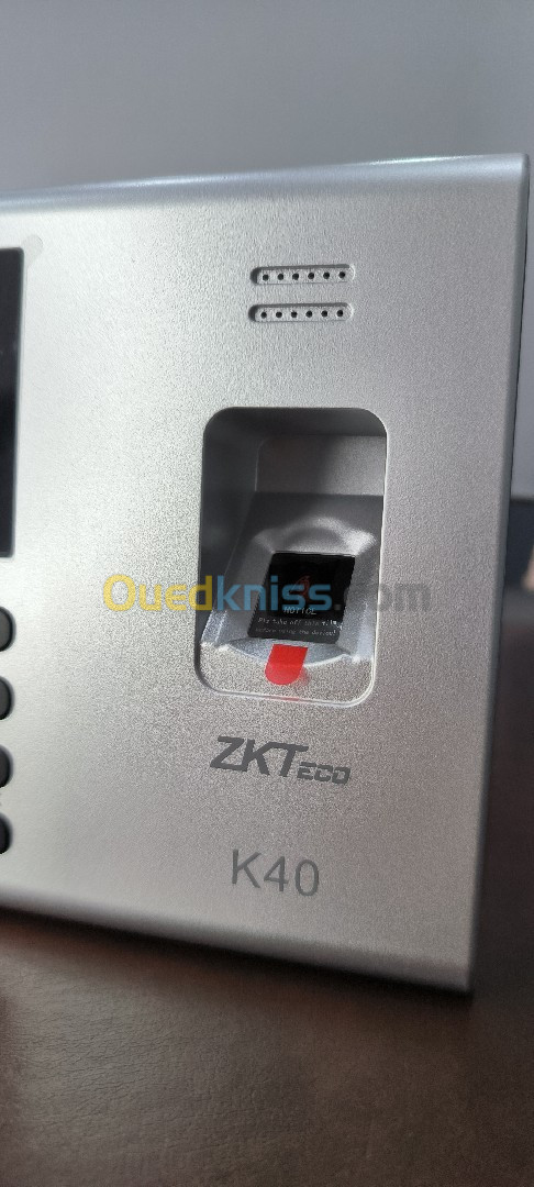 Pointeuse biométrique ZKTeco K40
