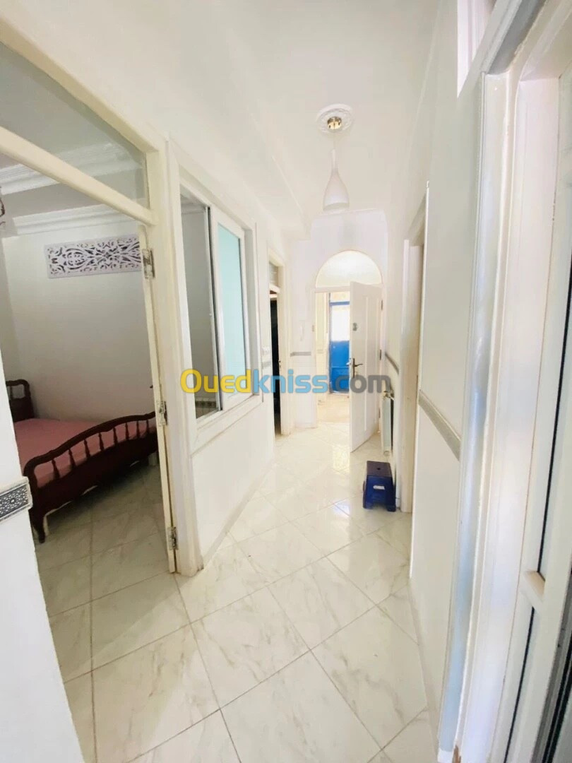 Location Niveau De Villa F3 Alger El mouradia