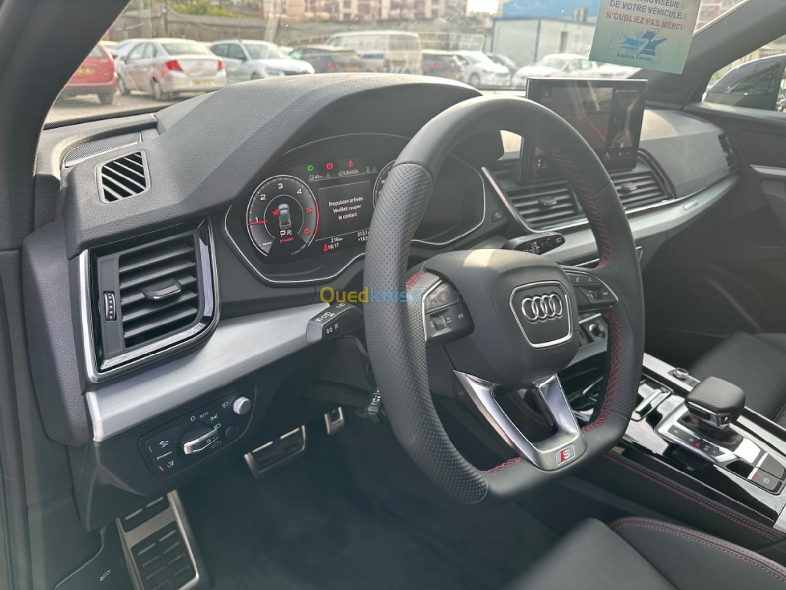 Audi Q5 sport back 2024 Black édition