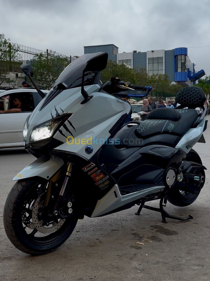 Yamaha Tmax 2015