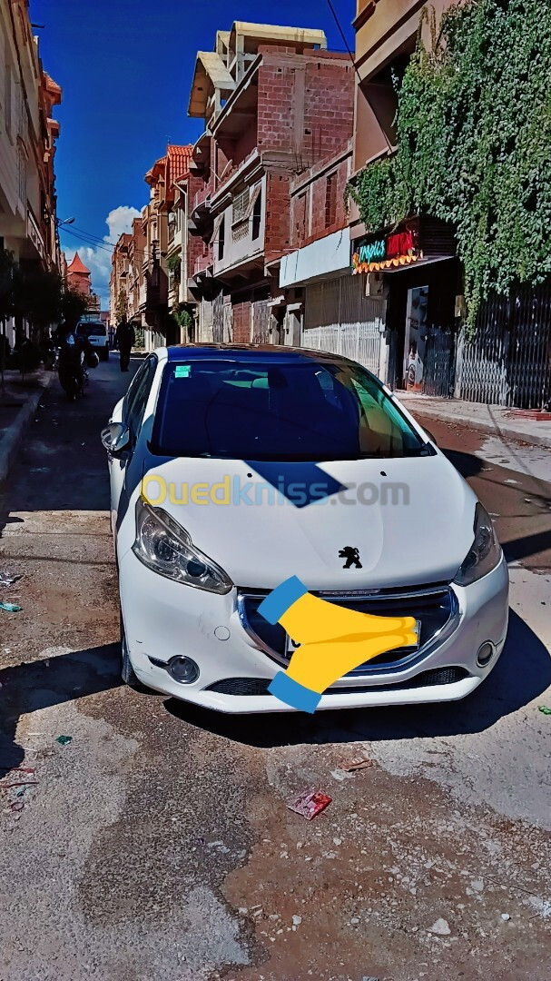 Peugeot 208 2015 Allure