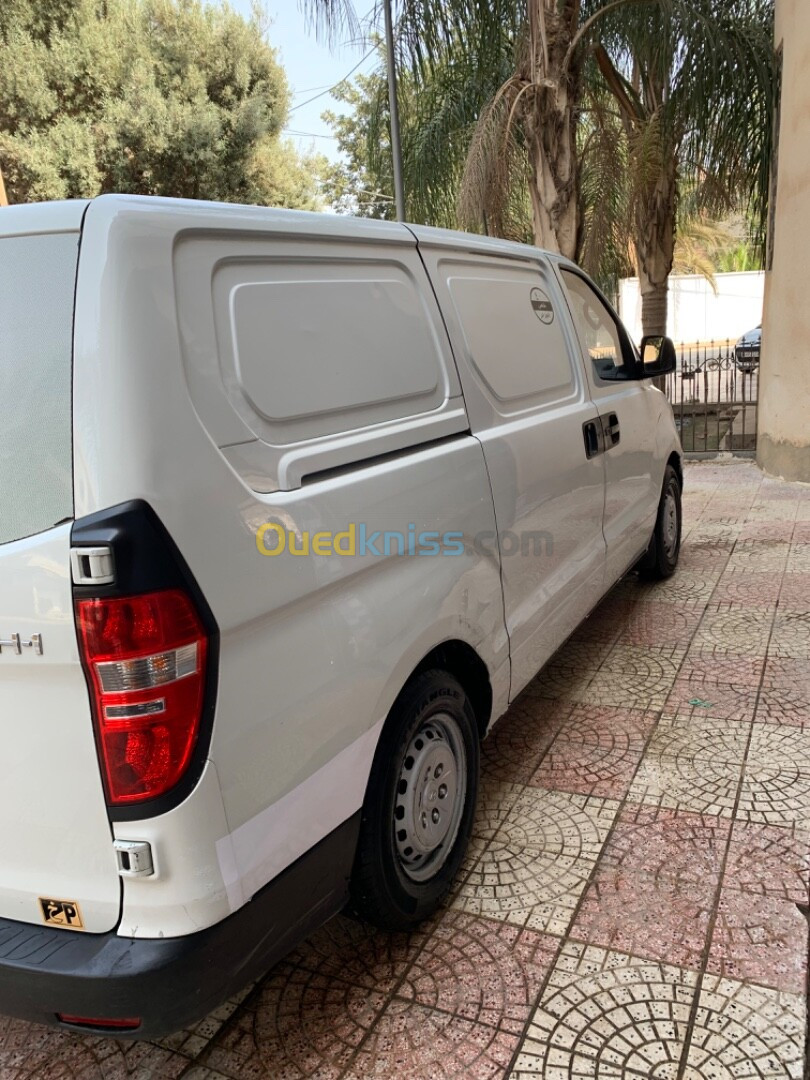 Hyundai H1 2012 Tolé