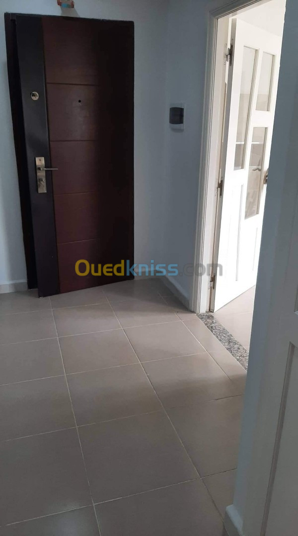 Location Appartement F4 Alger Draria