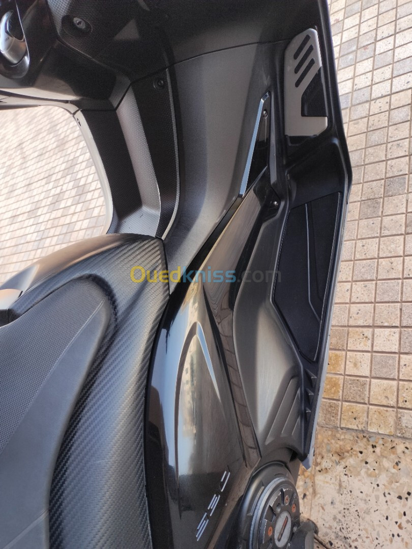 530 luxmax Yamaha Tmax 2016